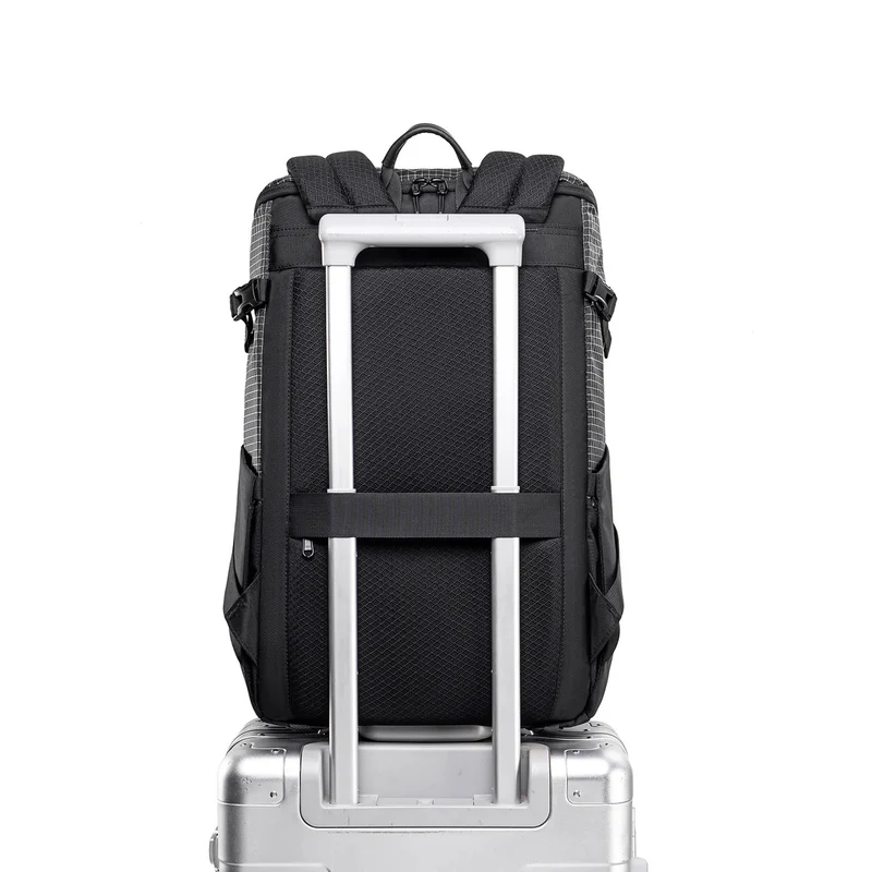 NANO: Reiserucksack für 17-Zoll-Laptops