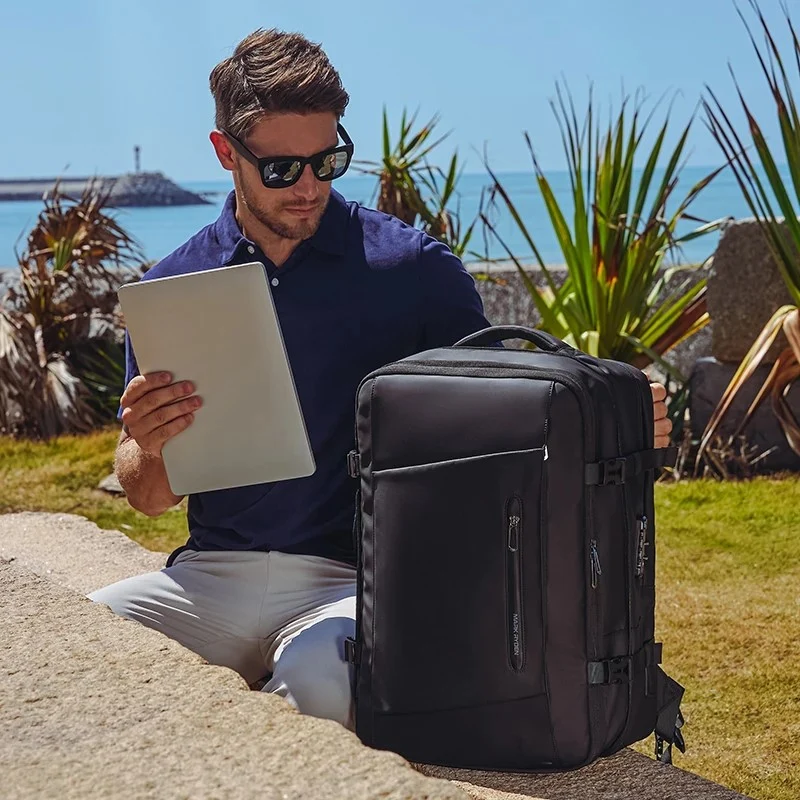 AVIATOR LOCK: 17-Zoll-erweiterbarer TSA-Reise-Laptop-Rucksack