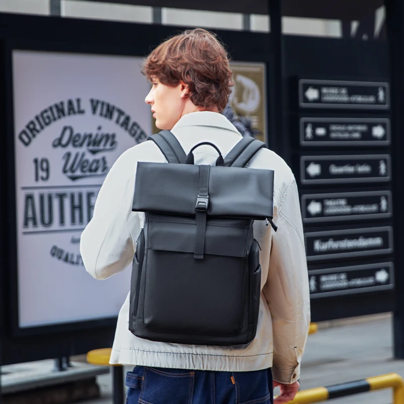 FELIX: Geräumige Rolltop-Tasche für moderne Reisen
