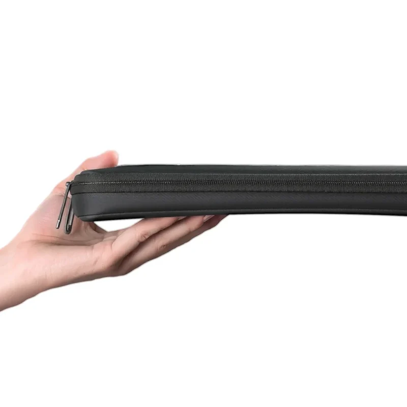 LINEAR: Schützende Laptop-Hülle mit Polsterung