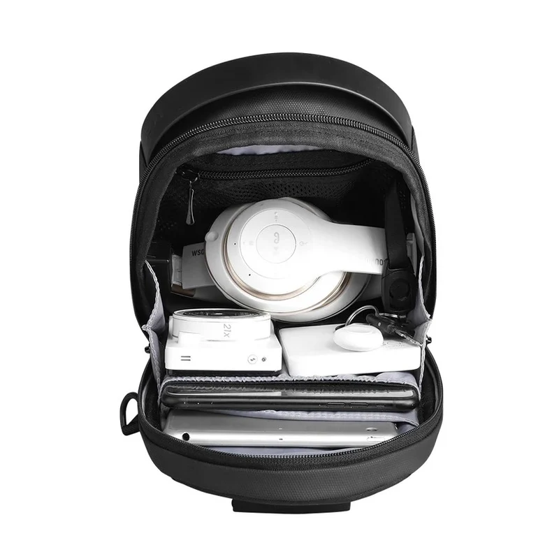 SAVIO: Ergonomische Schultertasche in Rautenform