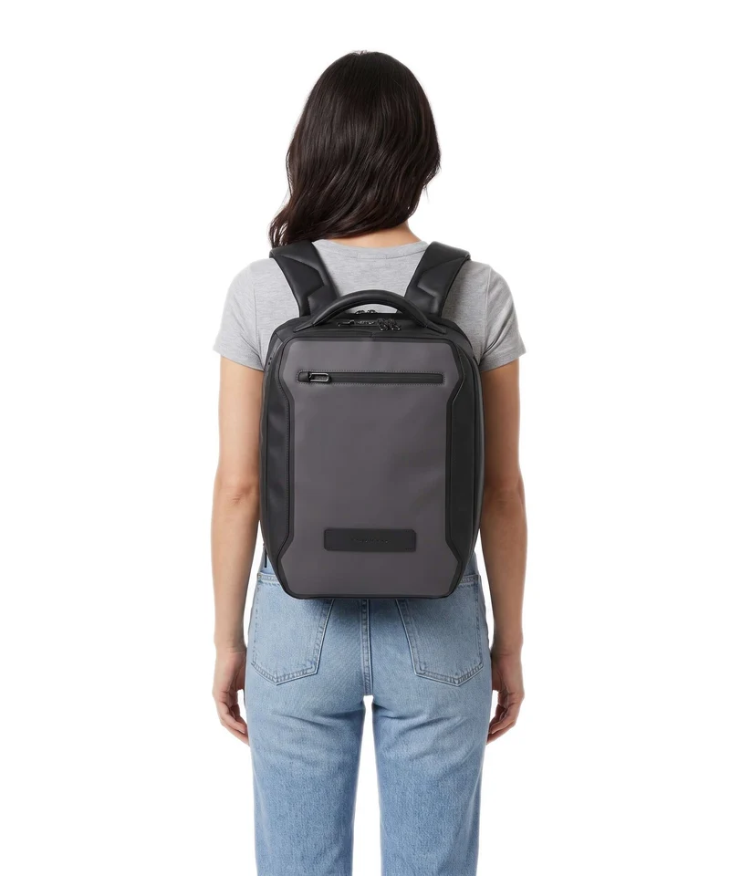 Piquadro Rover 30 Rucksack black