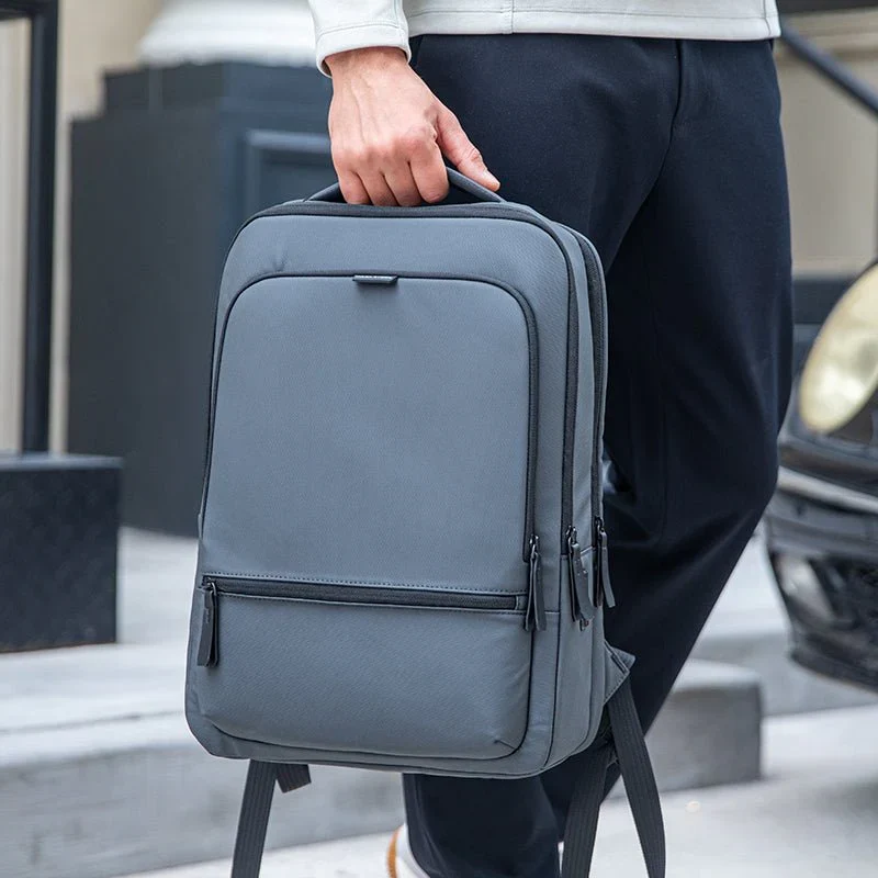 VIATOR: Wasserabweisender 15.6"-Laptop-Rucksack