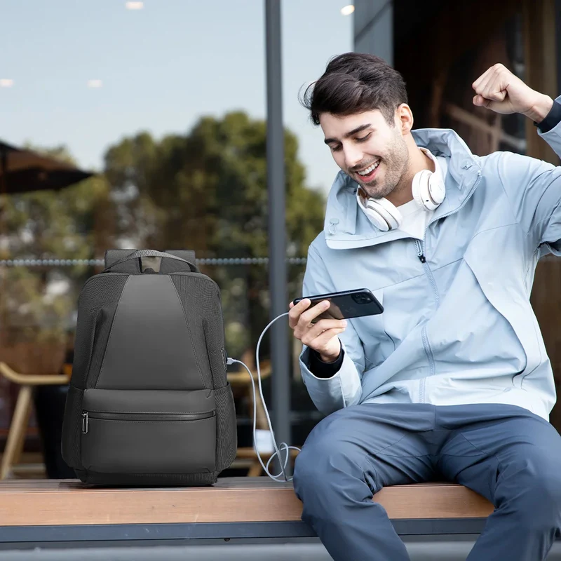 YALE: College-Laptop-Rucksack mit USB-Anschluss