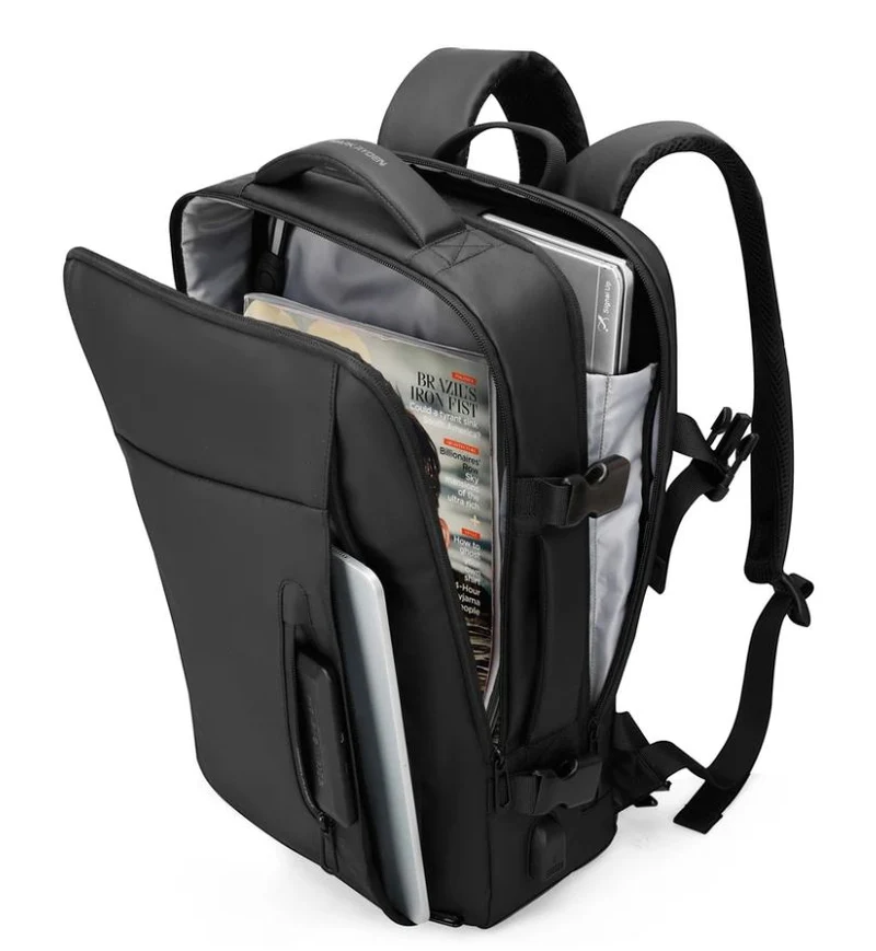 AVIATOR: 15.6" wasserabweisender Reiserucksack