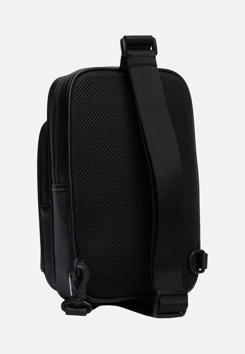 TH Foundation Sling Bag Black - Sling Bag