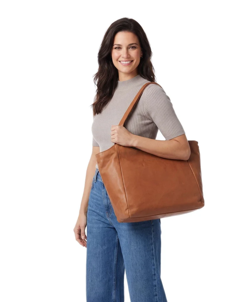 The Chesterfield Brand Wax Pull Up Cow Mireya Shopper cognac