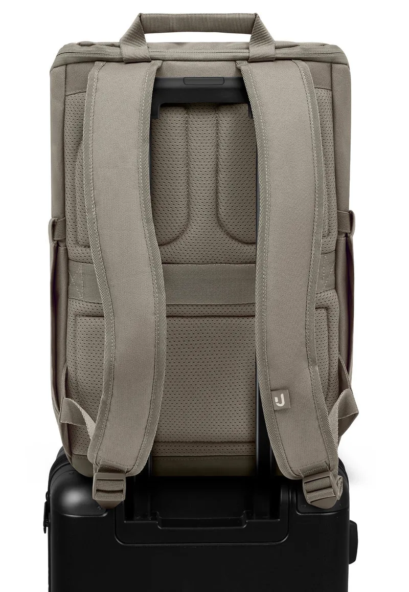 Finn Medium Desert Grey - Rucksack