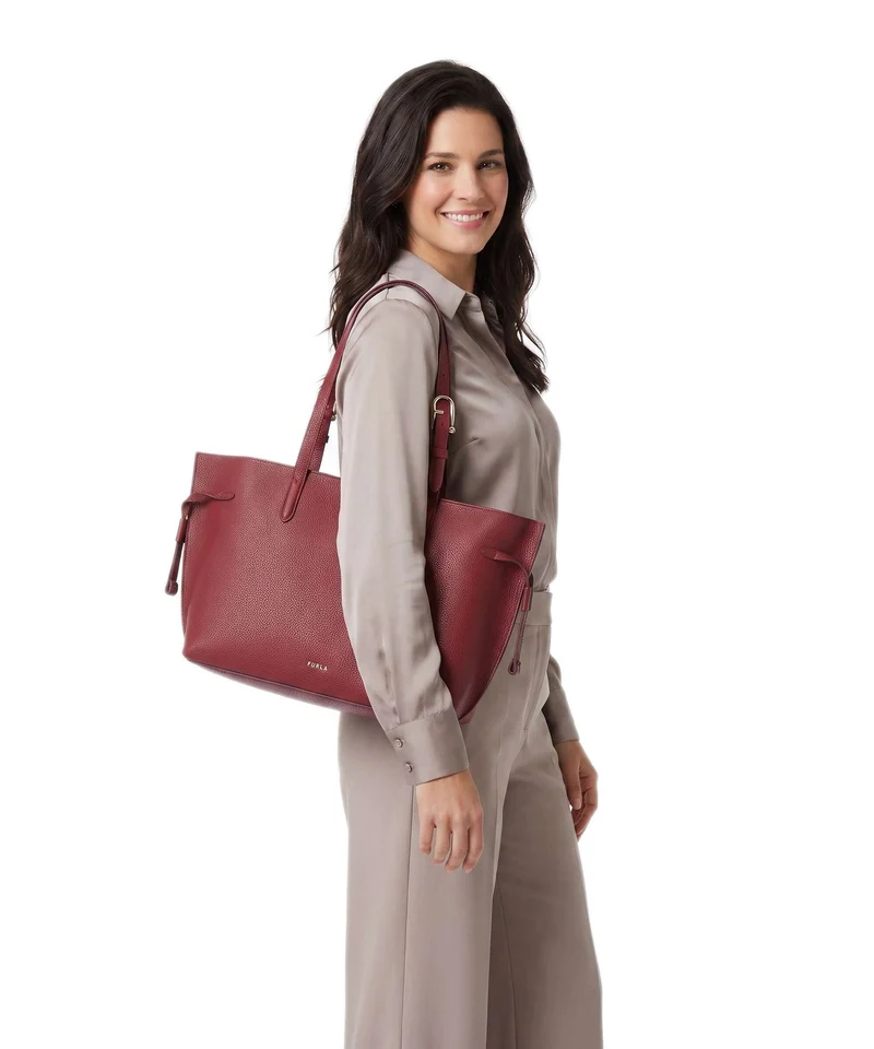 Furla Ava M Shopper ciliegia/nero