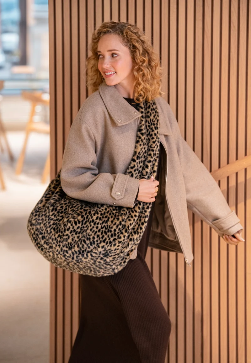 Moonbag Leo Fake Fur - Hobo Bag
