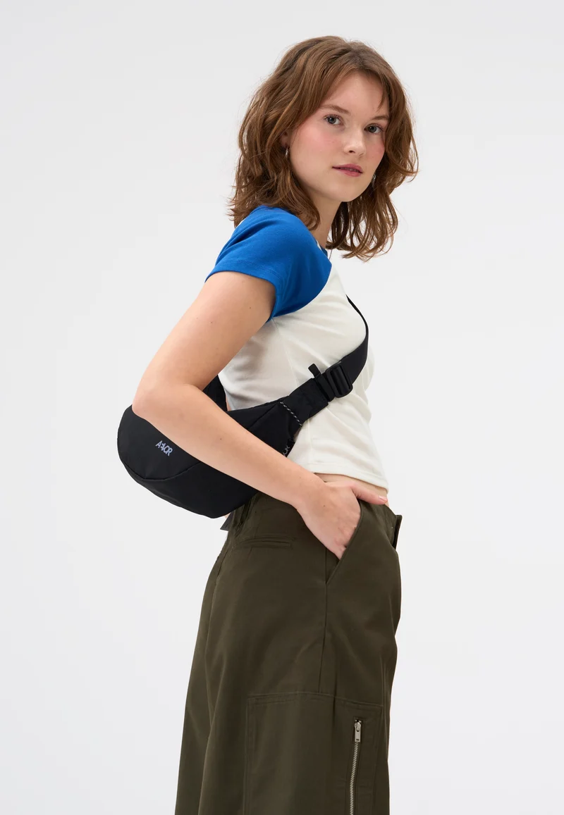 Sling Small Black - Sling Bag