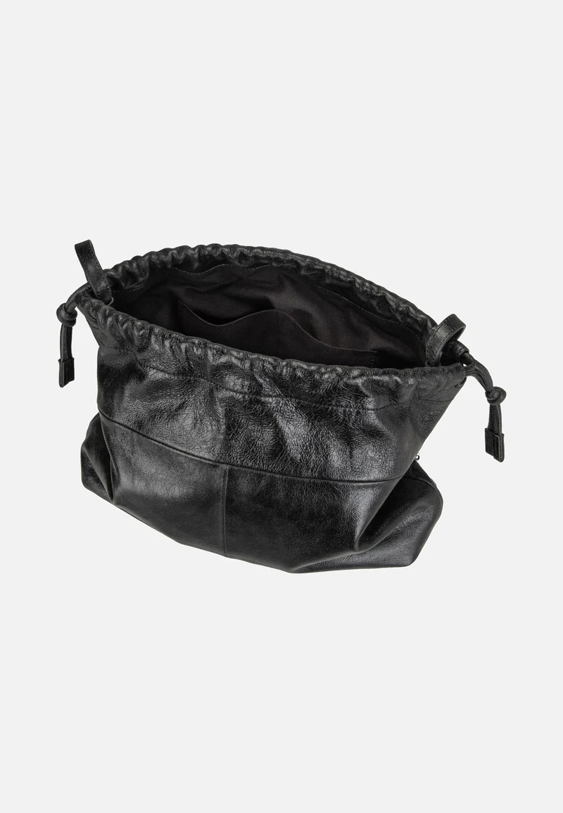 Lya II Pouch L Lamb Crunch Black - Bucket Bag