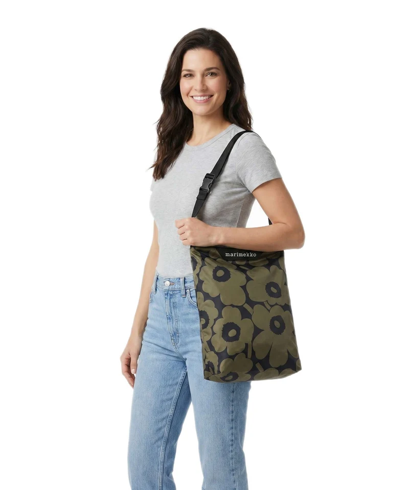 Marimekko Neat M Unikko Beuteltasche olive green/dark blue
