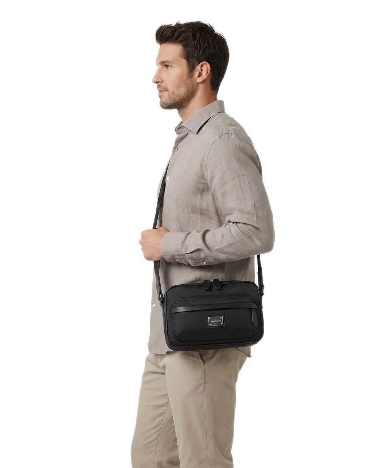 Emporio Armani Monogram Umhängetasche black beauty