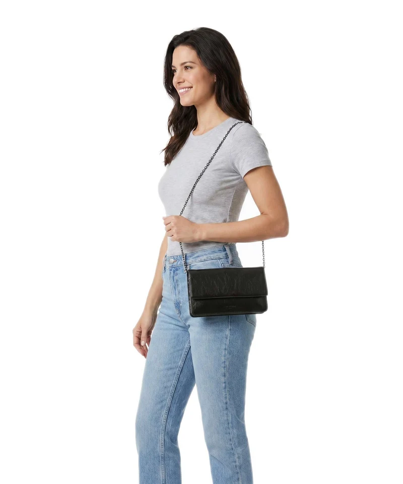Liebeskind Audrey Recycled Lack Distressed S Umhängetasche deep soil