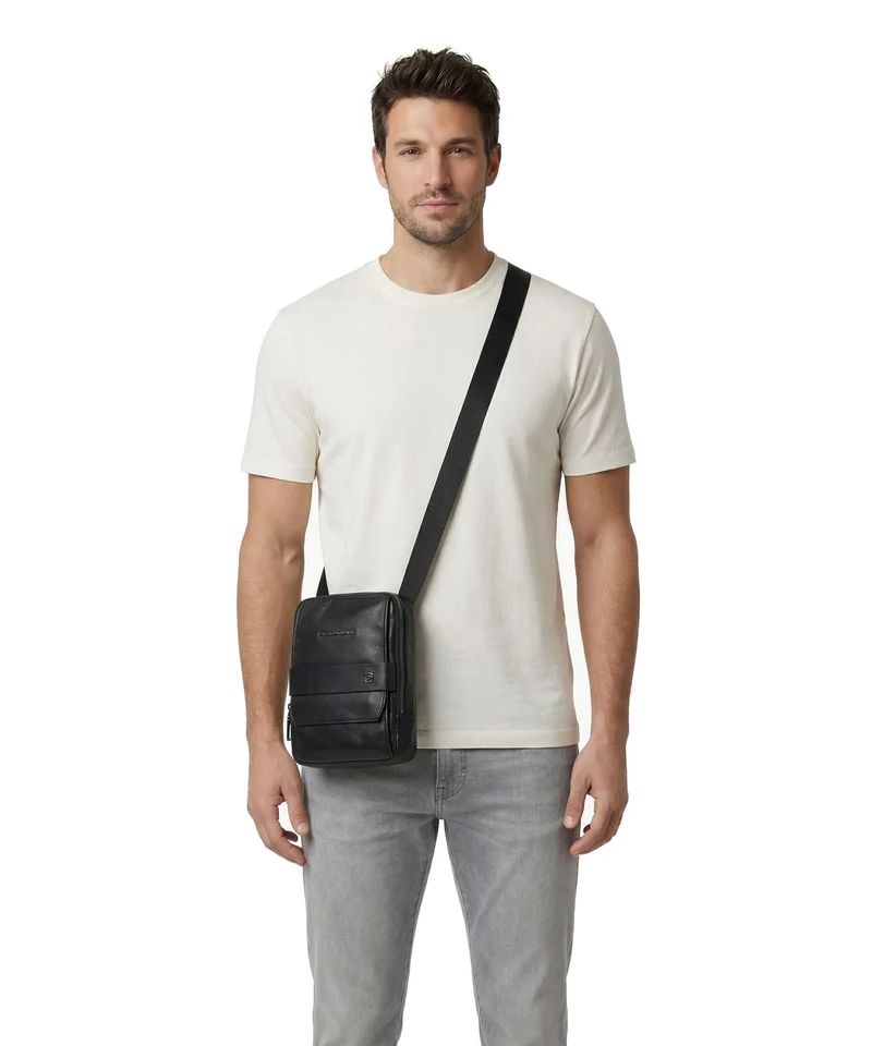 Piquadro Solm Umhängetasche black