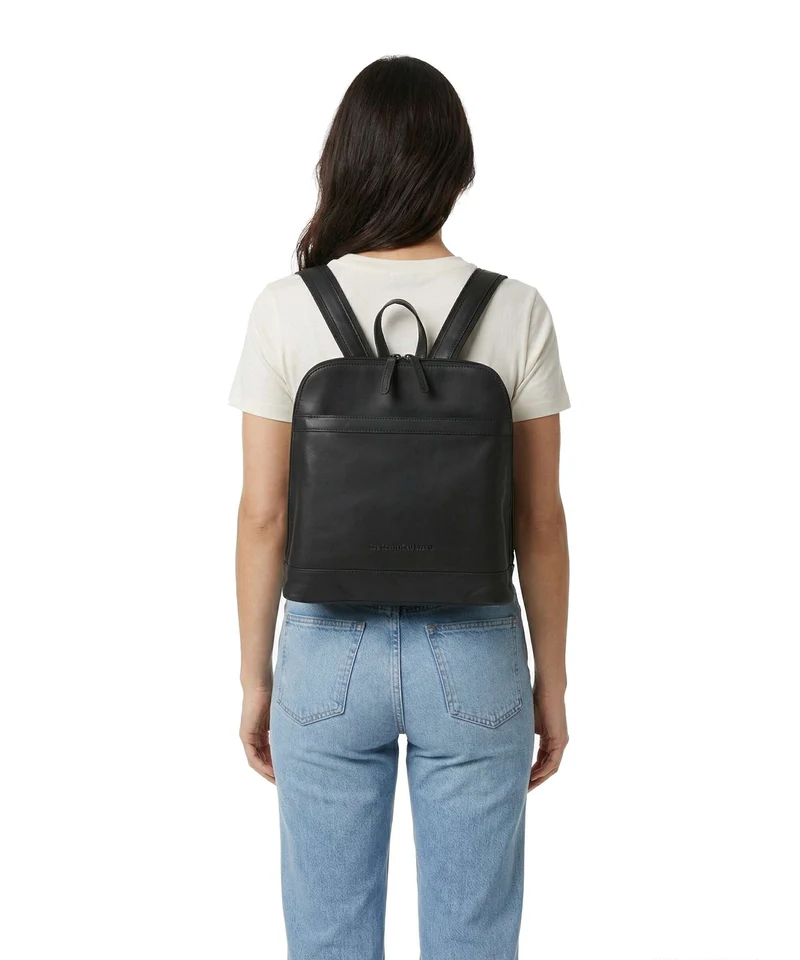 The Chesterfield Brand Wax Pull Up Cow Tigris Rucksack black