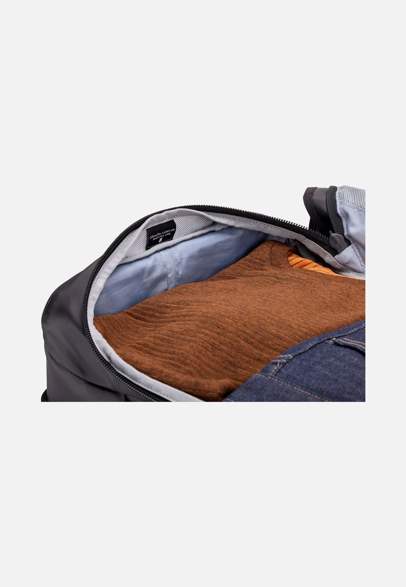 Chasm Wheeled Carry-On Duffel Black - Koffer