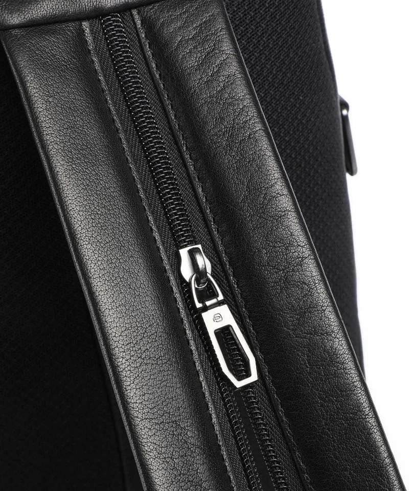 Piquadro Solm Slingbag black