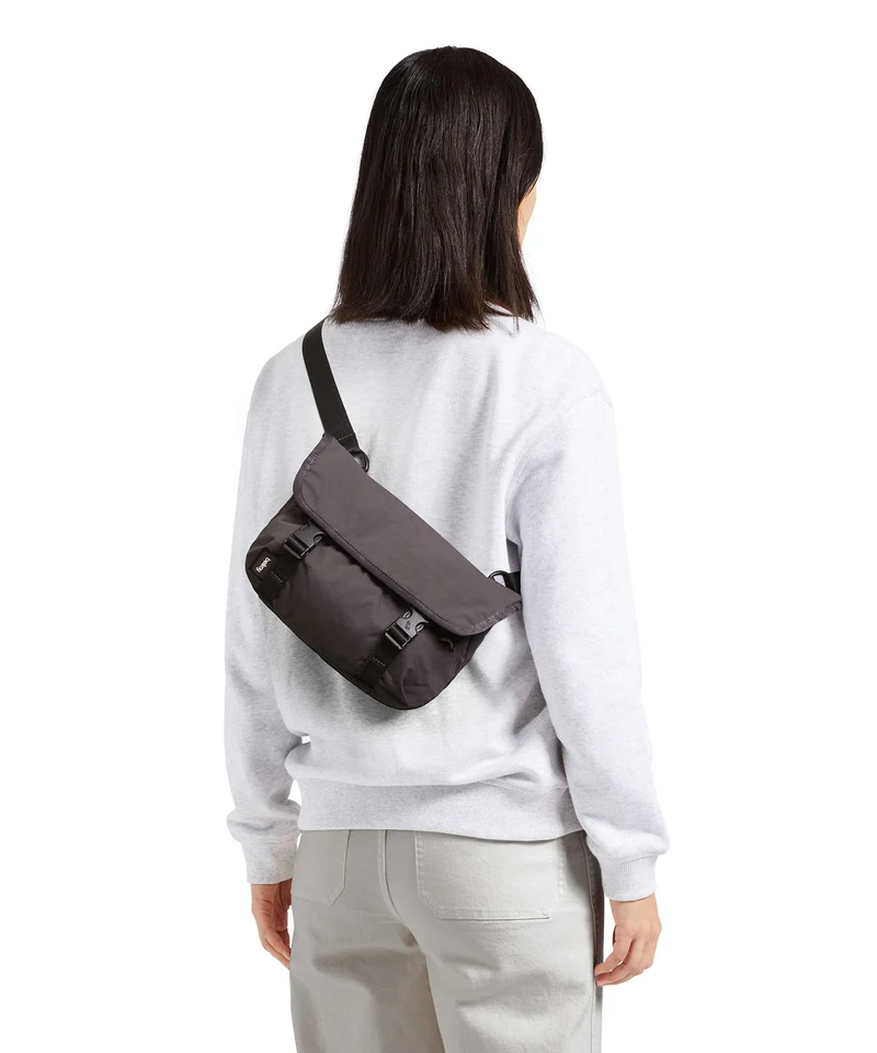Bellroy Cinch 6 Mini Kuriertasche crimson