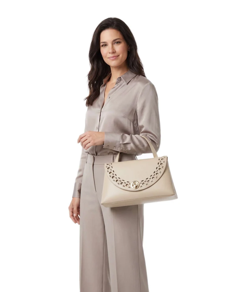 Coccinelle Nikla Monogram Sangallo Handtasche sandshell