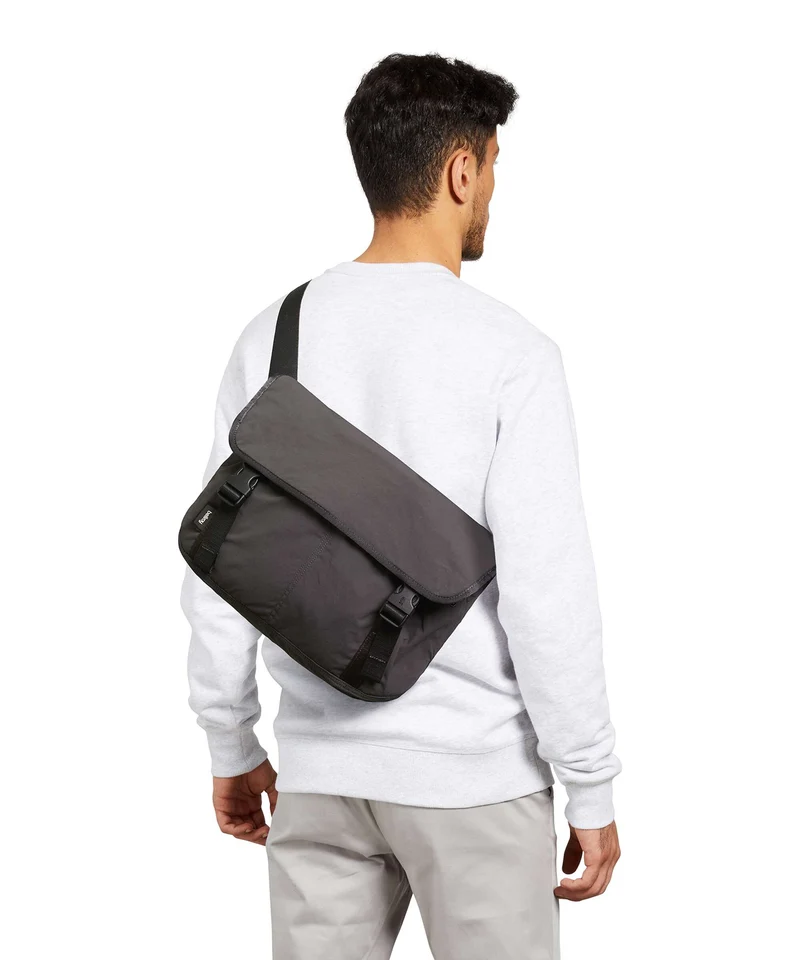 Bellroy Cinch 12 Kuriertasche sand dune