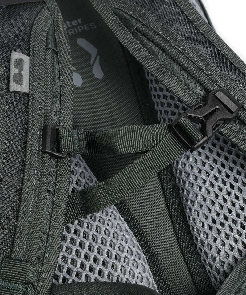 Deuter Race 8 Rucksack sprout ivy