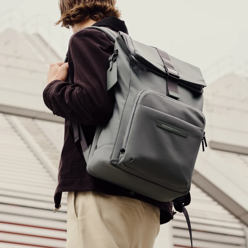 Midtown Flaptop Backpack / All Black / Recycled Nylon