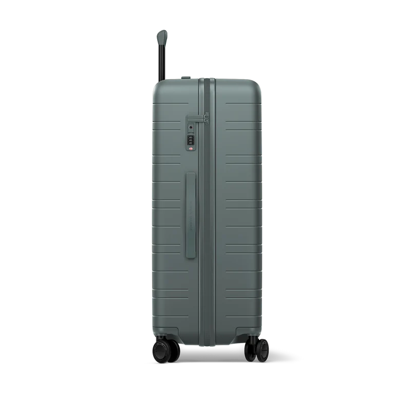 H7 / Pine Green / Premium Hard Shell / Check-in Size L / Pro