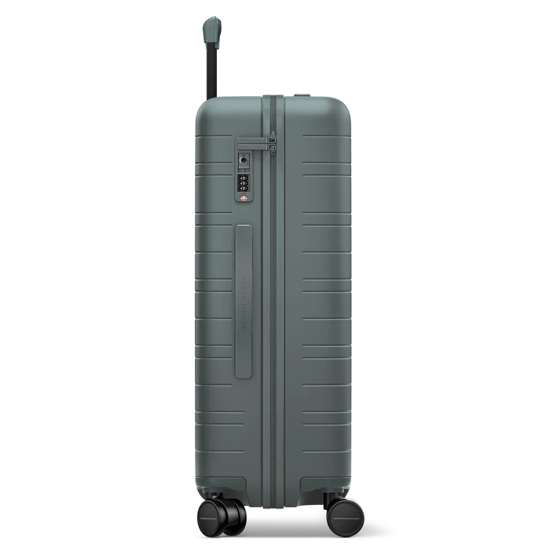 H6 Essential / Pine Green / Premium Hard Shell / Check-In Size M / Essential