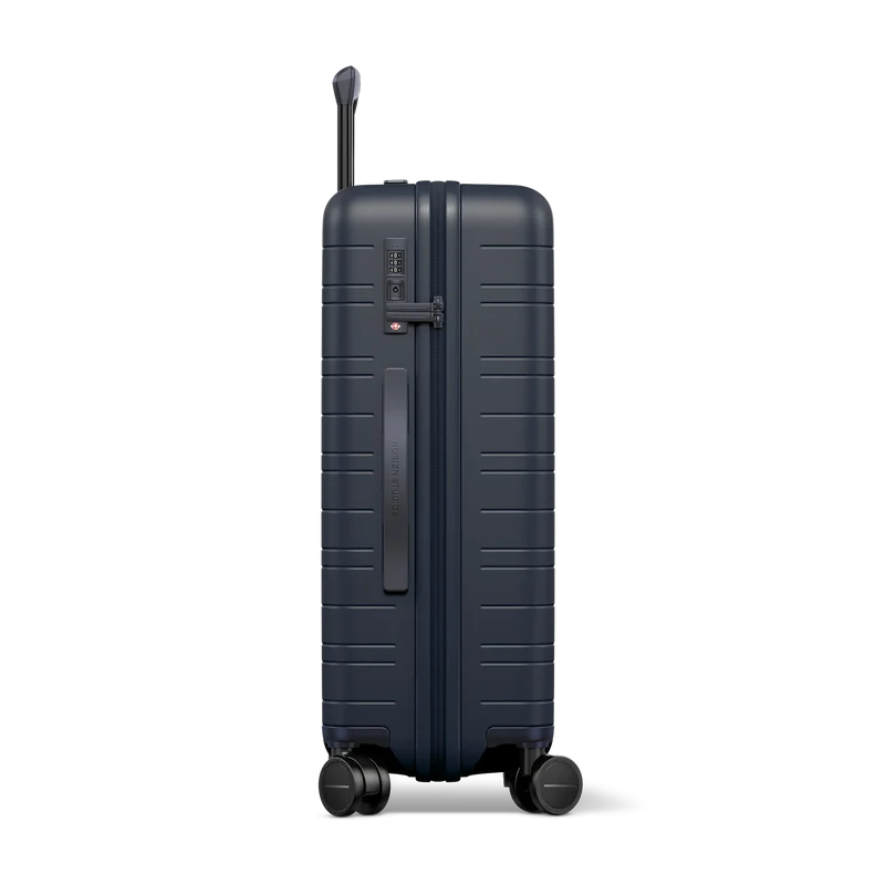 H6 Essential / Night Blue / Premium Hard Shell / Check-In Size M / Essential