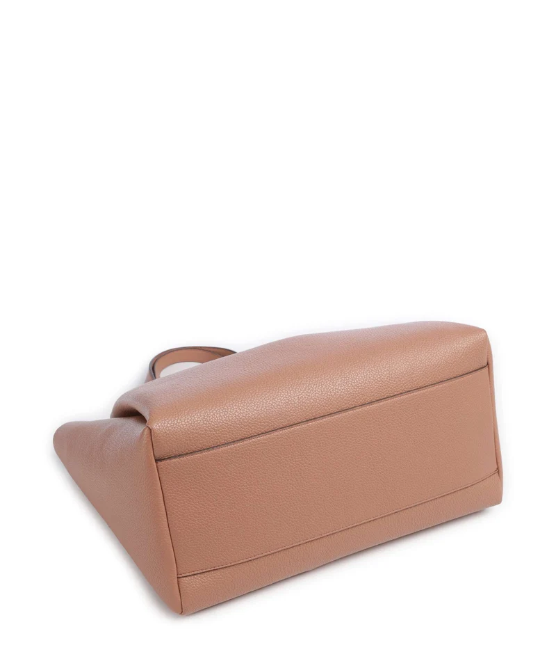 DKNY Willa Shopper hot cocoa