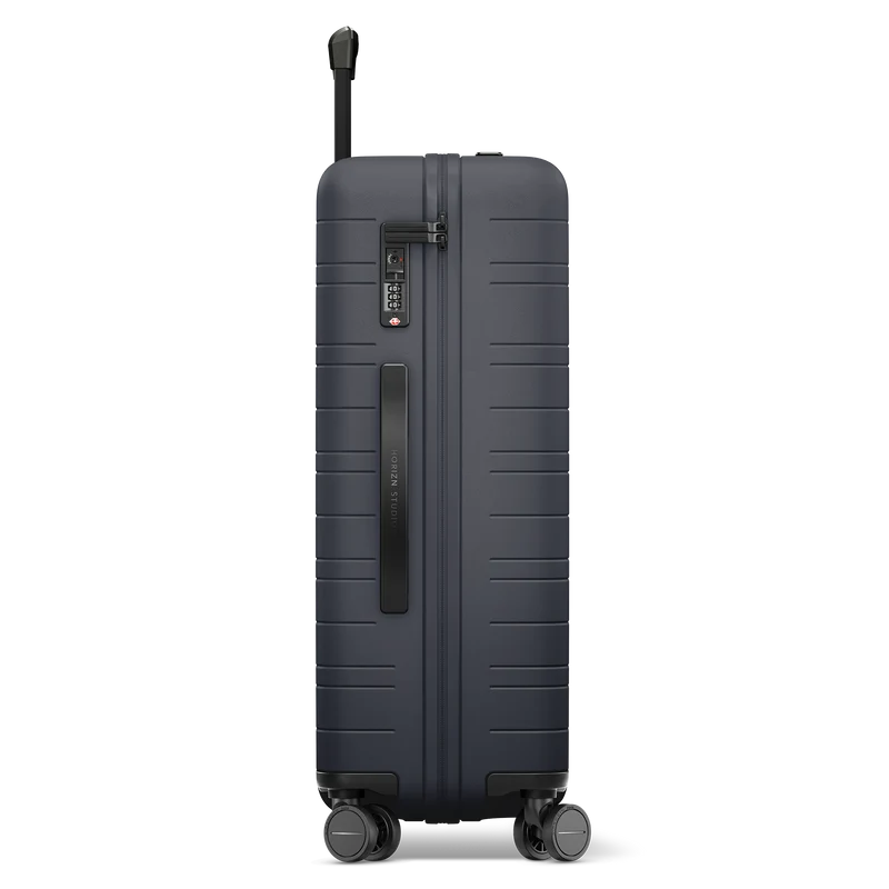 H6 GO / Dark Slate / Premium Hard Shell / Check-in Size M / GO