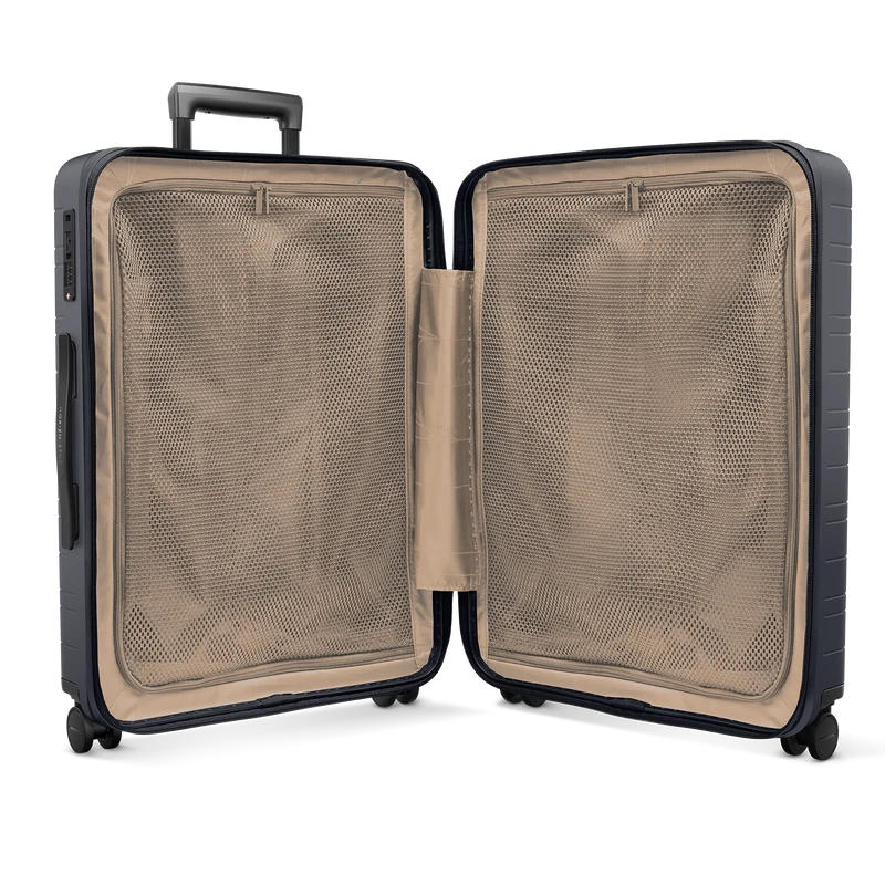 H6 GO / Dark Slate / Premium Hard Shell / Check-in Size M / GO