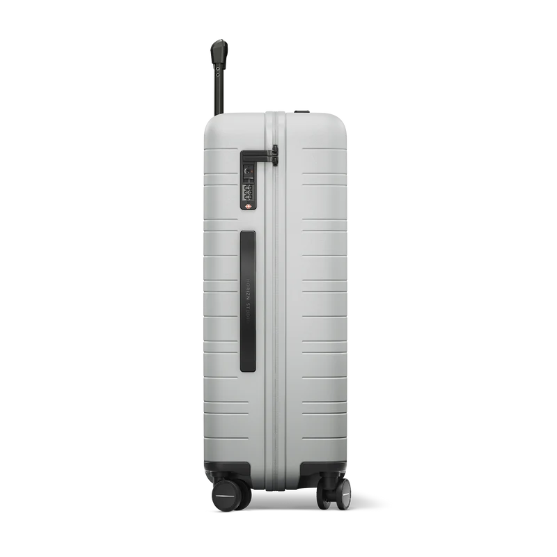 H6 / Light Quartz Grey / Premium Hard Shell / Check-In Size M / Essential