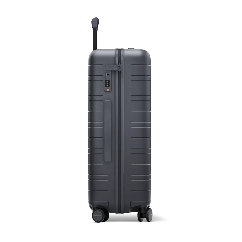 H6 / Dark Slate / Premium Hard Shell / Check-In Size M / RE