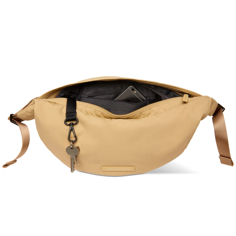 Chiado Cross-Body / Off Tan / Recycled Nylon