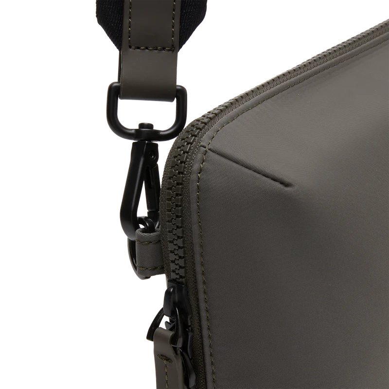 Gion Shoulder Bag / Dark Olive / Recycled Nylon