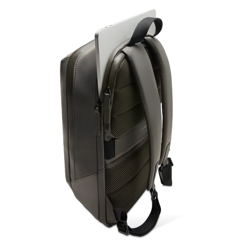 Gion Backpack Pro / Dark Olive / Recycled Nylon / Size M