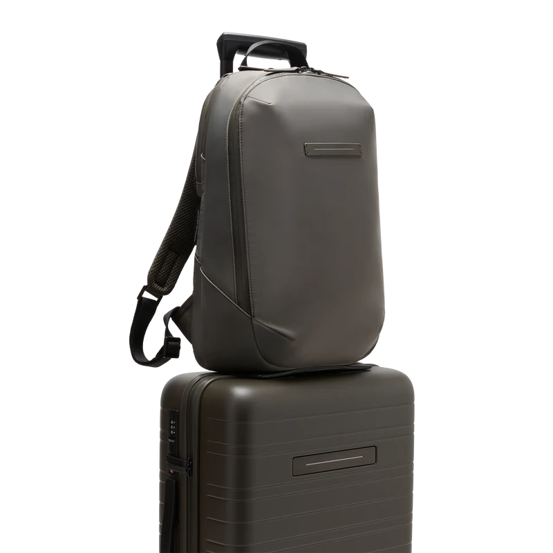 Gion Backpack Pro / Dark Olive / Recycled Nylon / Size M