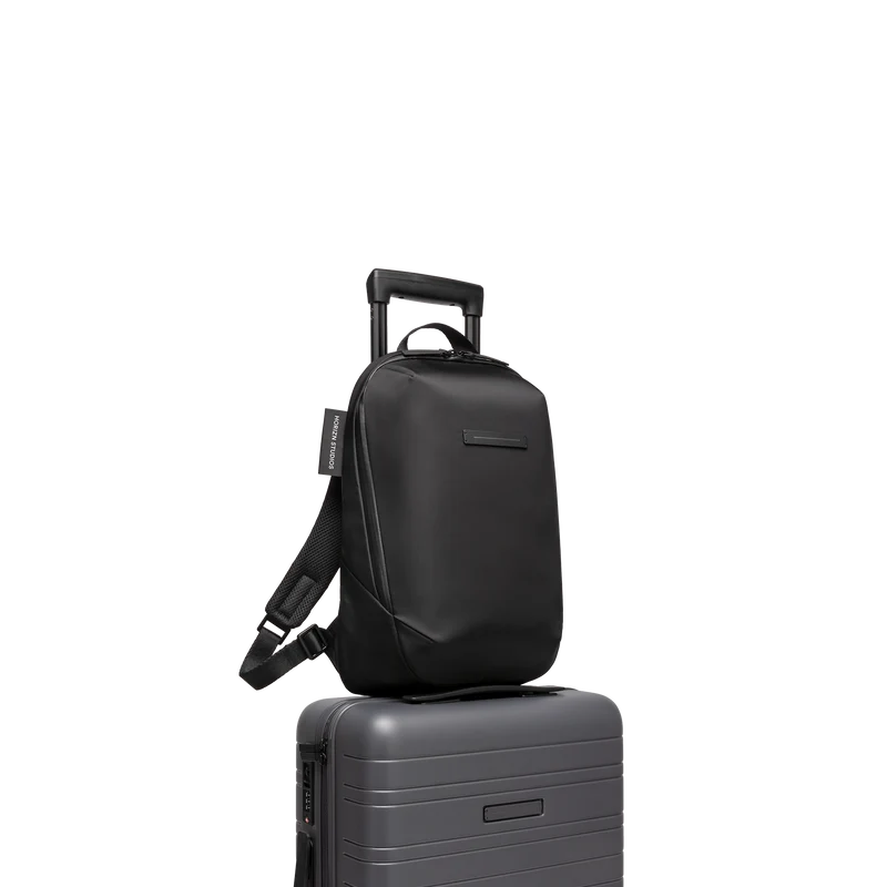 Gion Backpack Light / Size S / All Black / Recycled Nylon