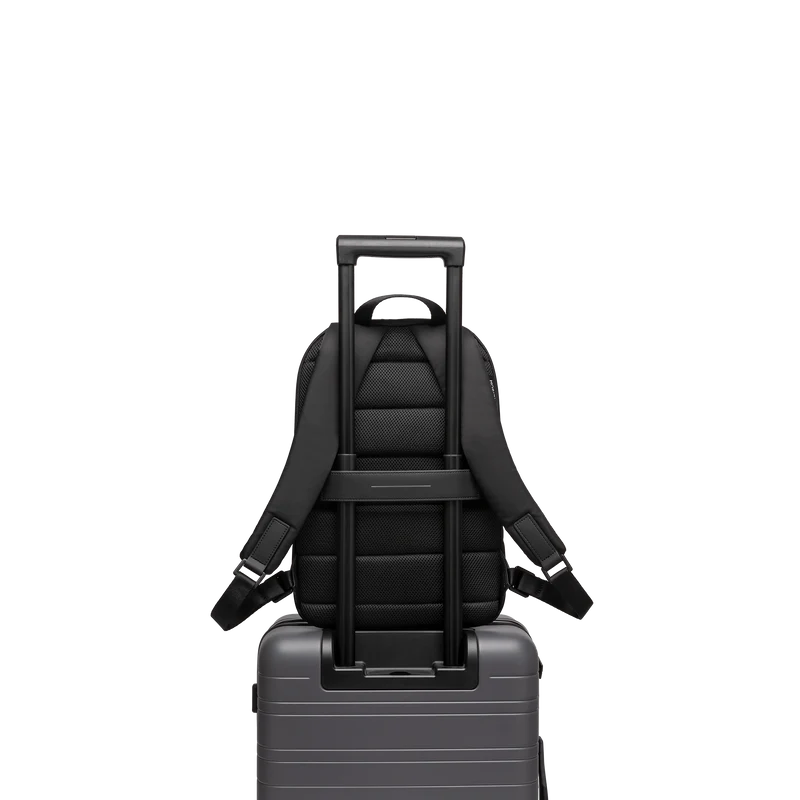 Gion Backpack Light / Size S / All Black / Recycled Nylon