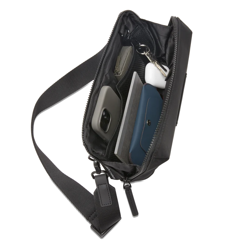 Gion Shoulder Bag / All Black / Recycled Nylon