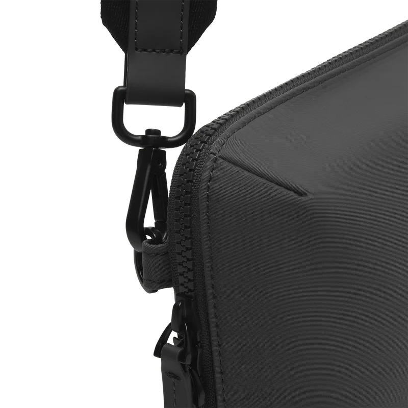 Gion Shoulder Bag / All Black / Recycled Nylon