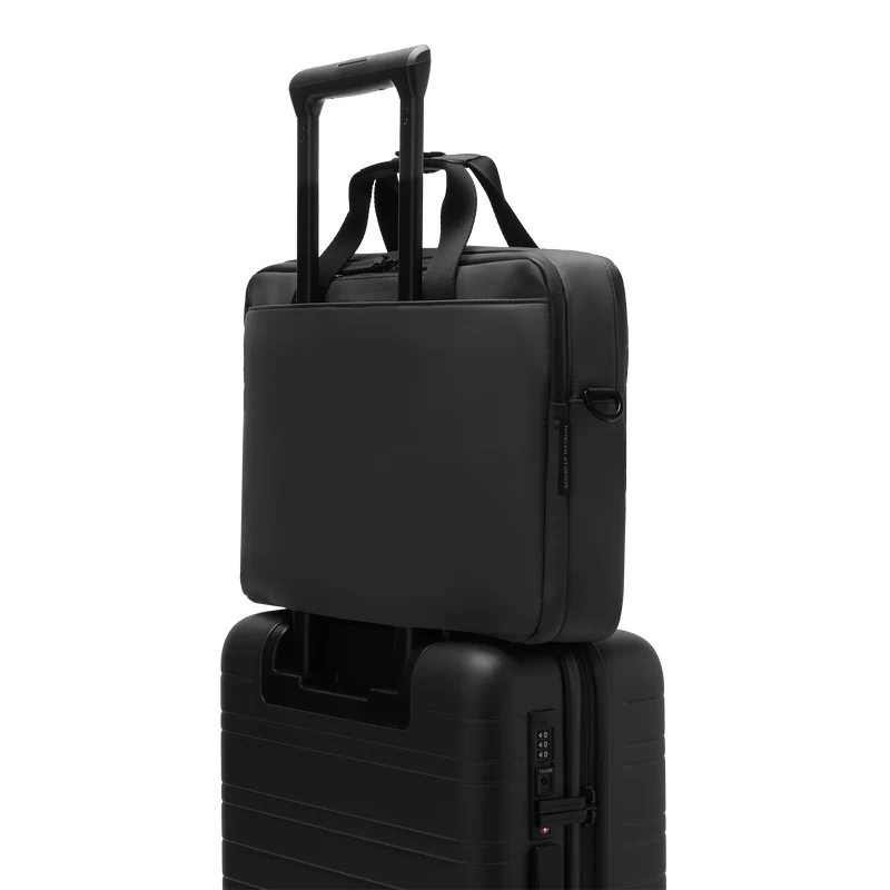 Gion Briefcase / All Black / Recycled Nylon