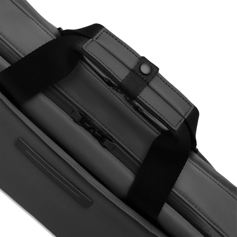 Gion Briefcase / All Black / Recycled Nylon