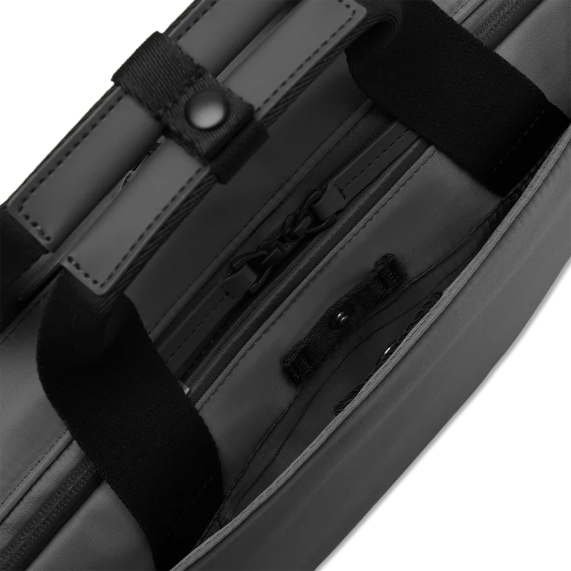 Gion Briefcase / All Black / Recycled Nylon
