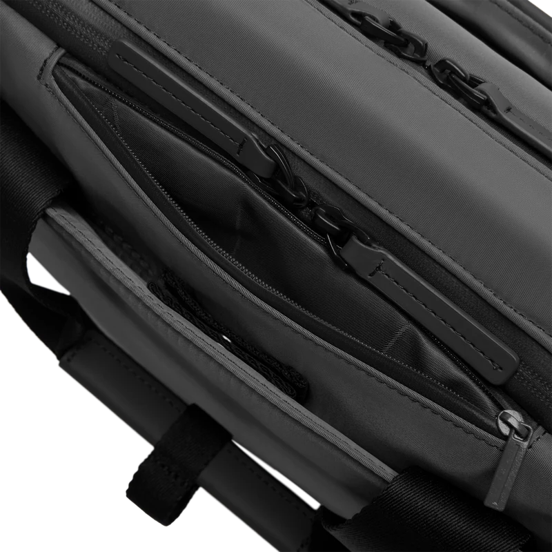 Gion Briefcase / All Black / Recycled Nylon