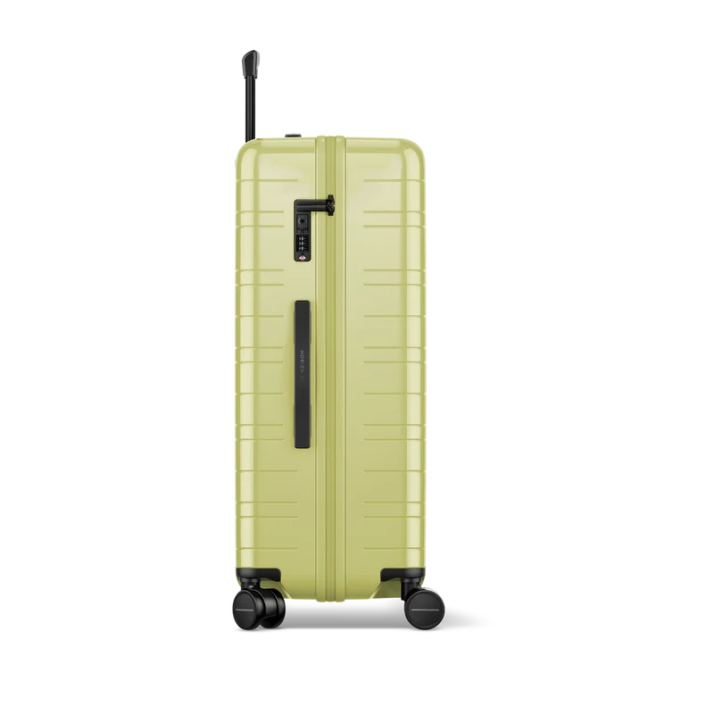 H7 / Glossy Dusk Yellow / Premium Hard Shell / Check-In Size L / Essential