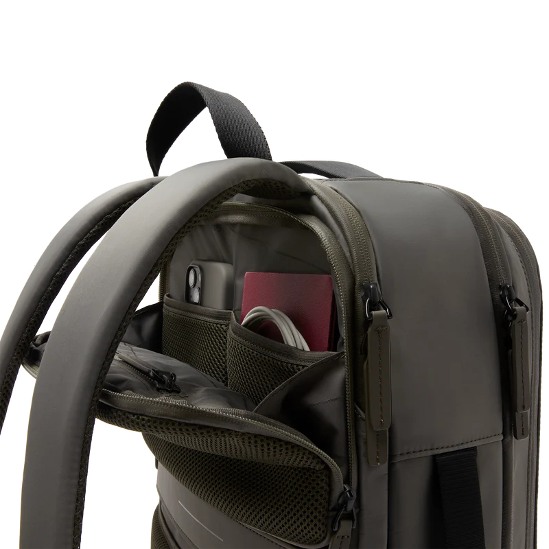 Gion Backpack Travel / Dark Olive / Recycled Nylon